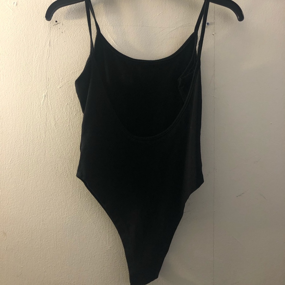 2 body suits b&w - Picture 2 of 4